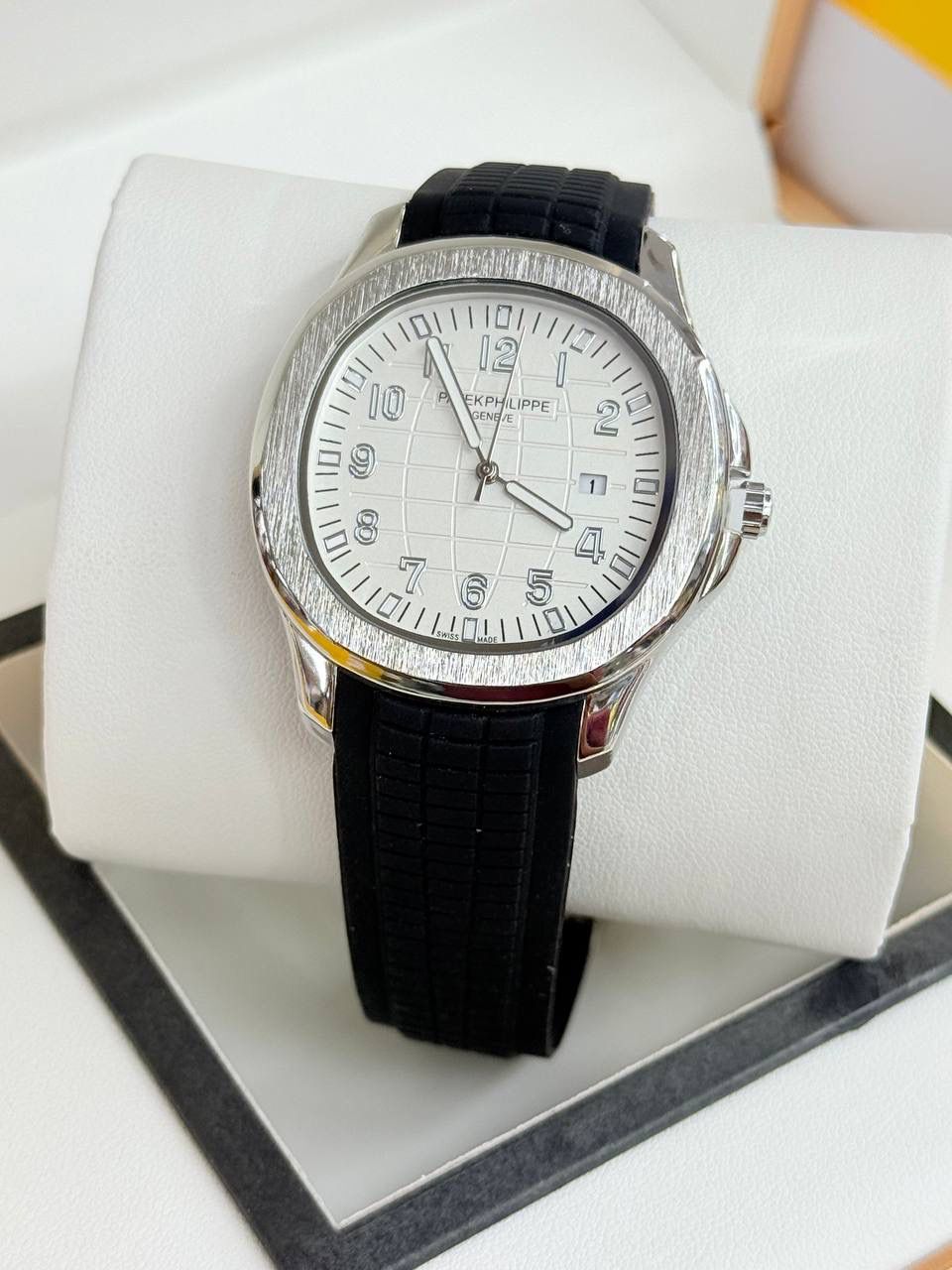 Patek Philippe Aquanaut Men's Watch –  Rubber Strap