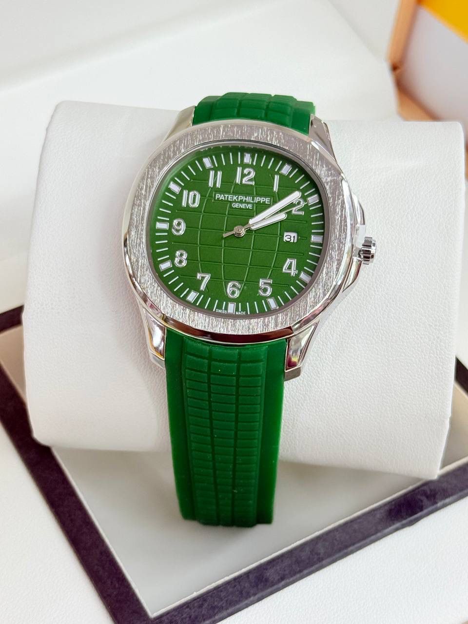 Patek Philippe Aquanaut Men's Watch –  Rubber Strap