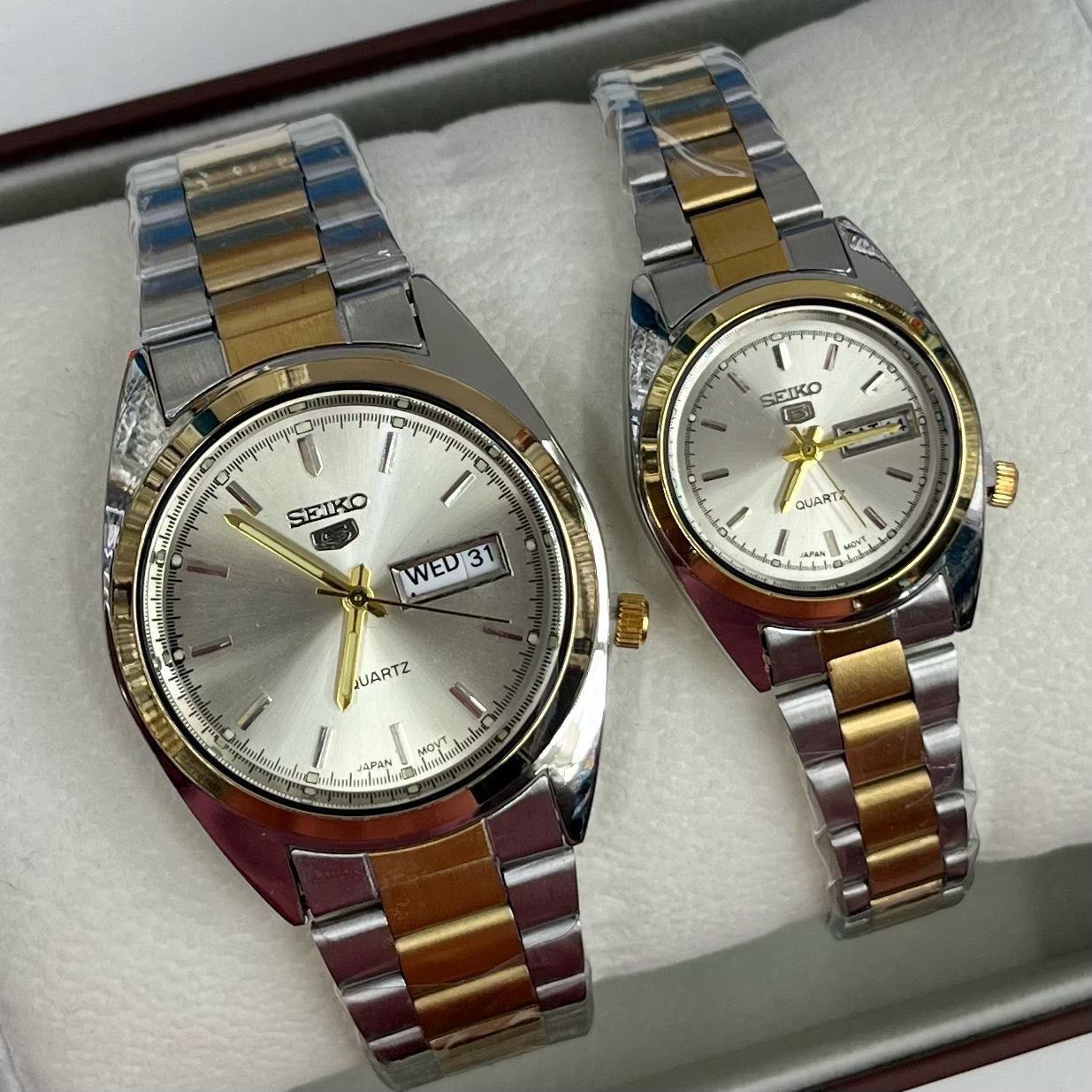 Seiko 5 Quartz Couple Watch Set – His & Hers Silver Stainless Steel Day-Date