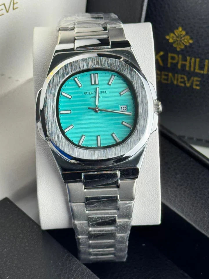 Patek Philippe Nautilus Men's Watch | Silver Stainless Steel | Date Display | Luxury Timepiece