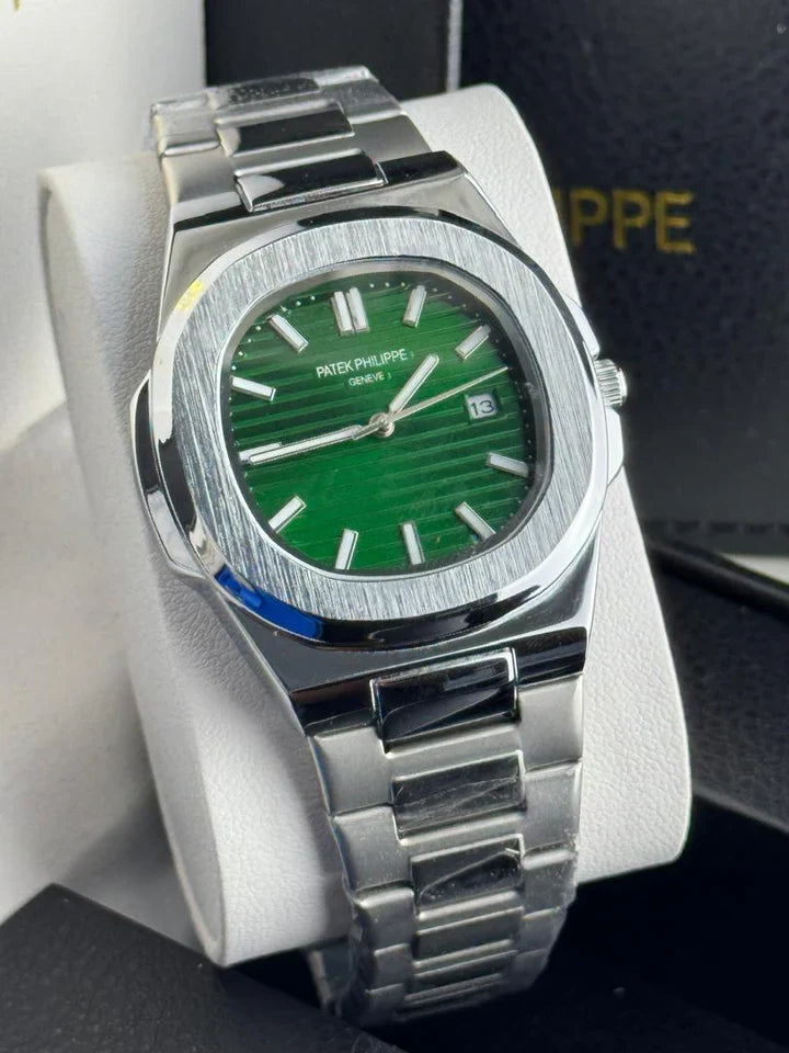 Patek Philippe Nautilus Men's Watch | Silver Stainless Steel | Date Display | Luxury Timepiece