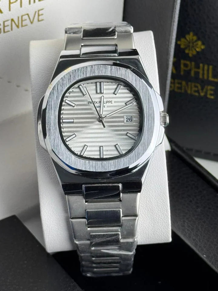 Patek Philippe Nautilus Men's Watch | Silver Stainless Steel | Date Display | Luxury Timepiece