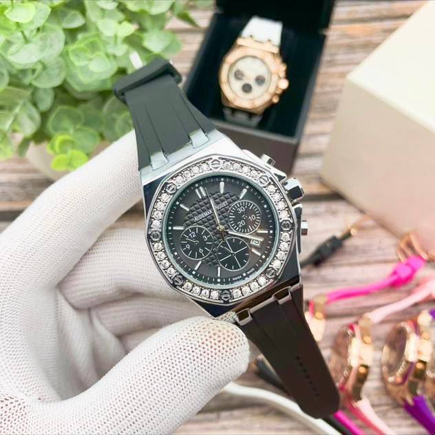 Audemars Piguet AP Royal Oak Offshore Lady Chronograph – Diamond Bezel & Rubber Strap
