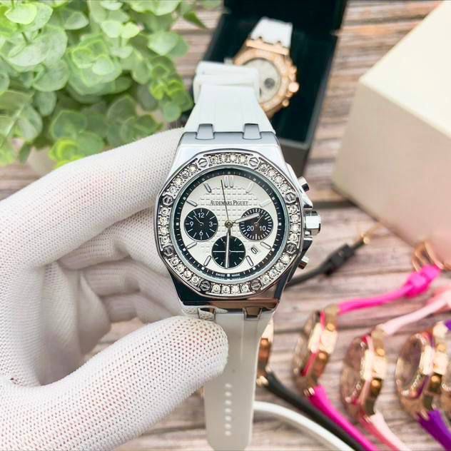 Audemars Piguet AP Royal Oak Offshore Lady Chronograph – Diamond Bezel & Rubber Strap